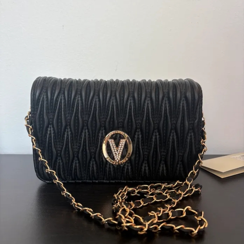 Elegant Black Quilted Chain Bag